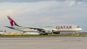 Qatar_Airways_A350-900_(A7-ALF)_@_FRA,_Nov_2015